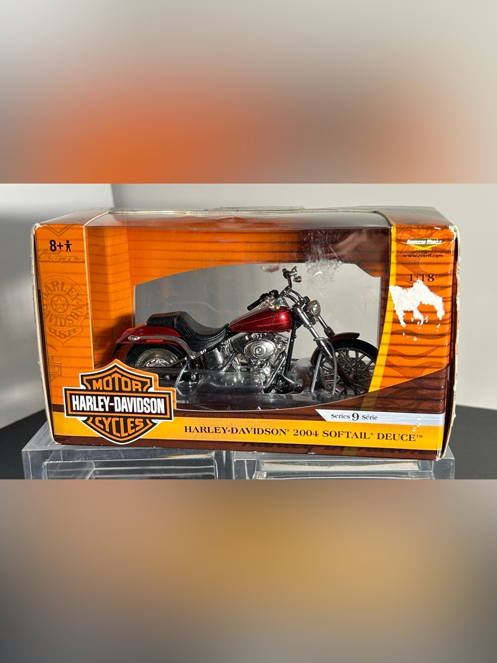 1:18 ERTL / RC2 American Muscle Series 9 Harley-Davidson 2004 Softail Deuce